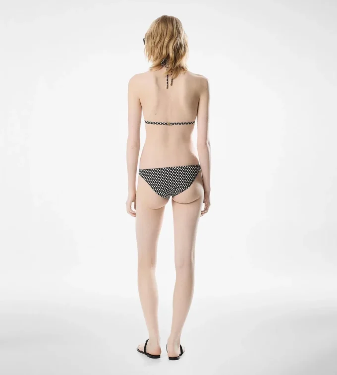 Bikini triangle