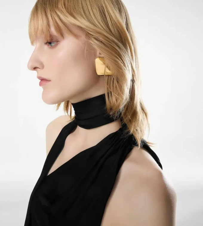Boucles d’oreilles Amy en laiton doré vintage Boucles d’oreilles Amy en laiton doré vintage