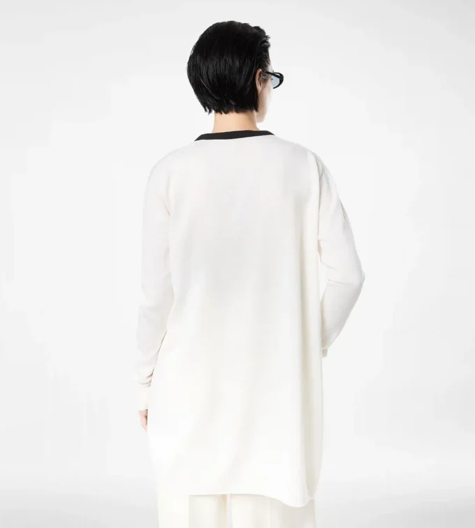 Cardigan mi-long en piqué mérinos avec bordures en satin Cardigan mi-long en piqué mérinos avec bordures en satin