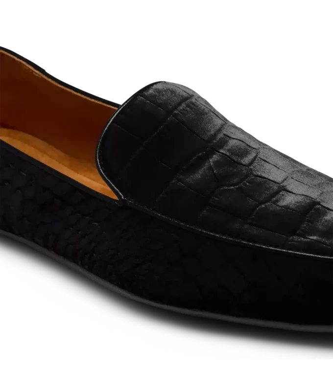 Chaussons en velours croco estampé Chaussons en velours croco estampé