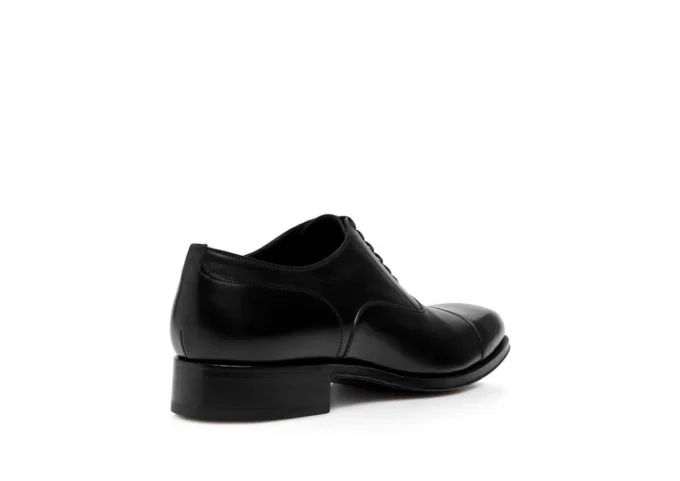 Chaussures à lacets Claydon en cuir bruni Chaussures à lacets Claydon en cuir bruni