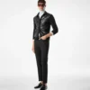 Chemise en cuir sur le devant