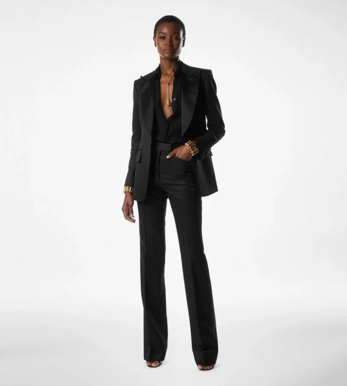 Chemise en mousseline de soie avec plastron