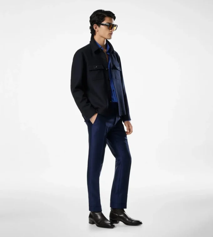 Chemise à poche poitrine en laine légère Chemise à poche poitrine en laine légère