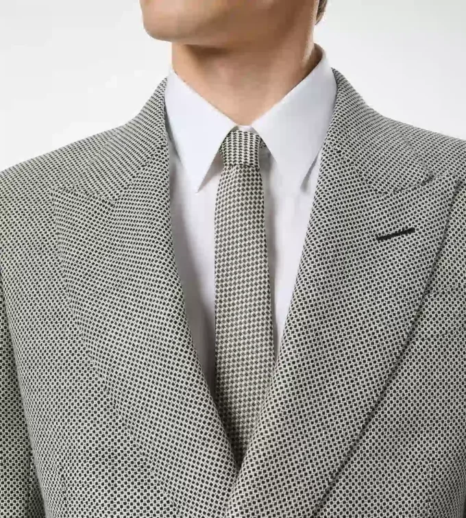 Cravate en jacquard de soie