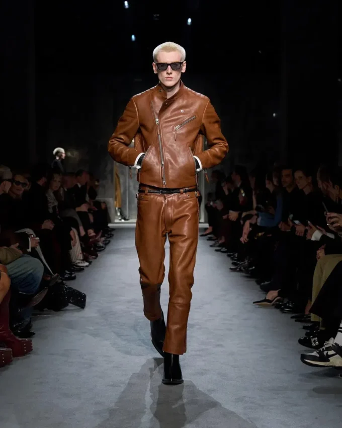 Cuir grainé Buffalo Asymmetric Racer Cuir grainé Buffalo Asymmetric Racer