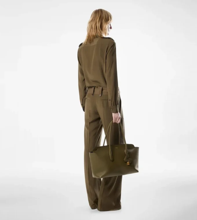 Grand sac à bandoulière Alexander en cuir grainé naturel Grand sac à bandoulière Alexander en cuir grainé naturel