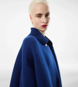 Manteau d&rsquo;opéra sculptural à simple boutonnage