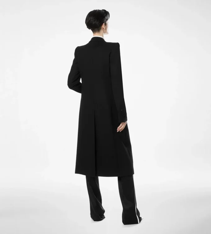Manteau de soirée double face en laine légère à simple boutonnage Manteau de soirée double face en laine légère à simple boutonnage
