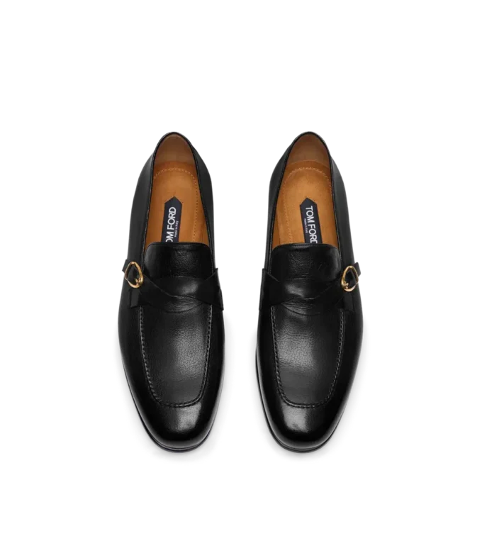 Mocassins à boucle et bande torsadée Gigi en cuir grainé souple Mocassins à boucle et bande torsadée Gigi en cuir grainé souple
