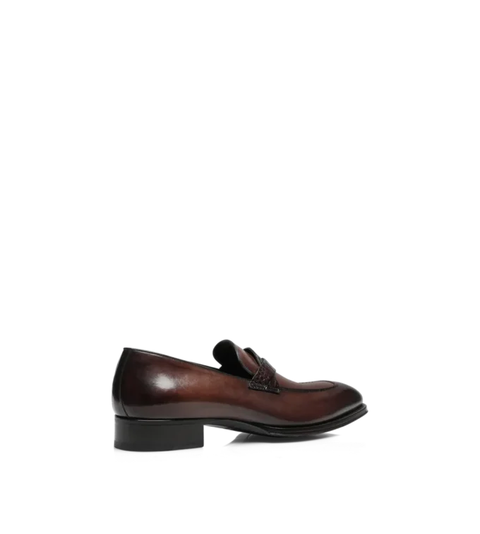 Mocassins Elkan Twisted Band en cuir bruni et alligator Mocassins Elkan Twisted Band en cuir bruni et alligator
