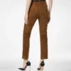 Pantalon cinq poches en cuir d’agneau pleine fleur avec logo Tf gravé Pantalon cinq poches en cuir d’agneau pleine fleur avec logo Tf gravé