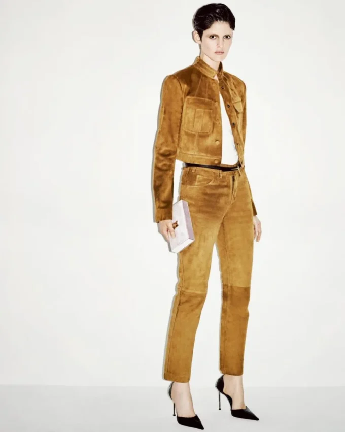 Pantalon cinq poches en cuir d’agneau pleine fleur avec logo Tf gravé Pantalon cinq poches en cuir d’agneau pleine fleur avec logo Tf gravé