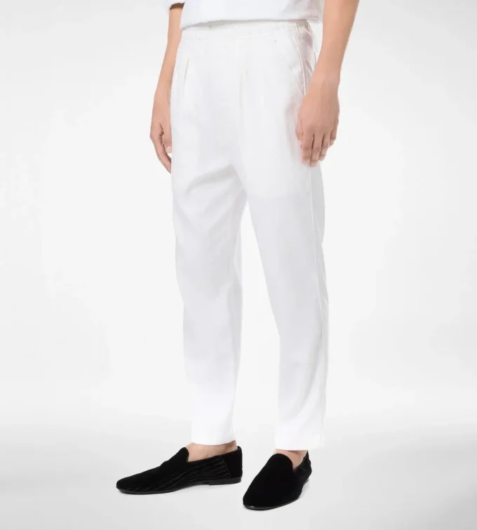 Pantalon de détente à plis et rayures en chevrons Pantalon de détente à plis et rayures en chevrons