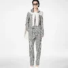 Pantalon de pyjama en soie rayé avec passepoil Pantalon de pyjama en soie rayé avec passepoil