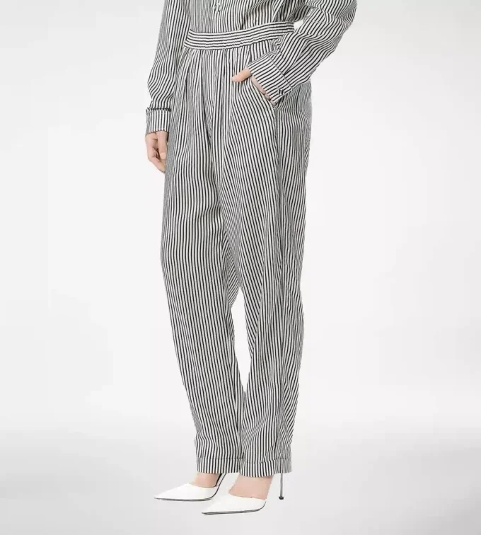 Pantalon de pyjama en soie rayé avec passepoil Pantalon de pyjama en soie rayé avec passepoil