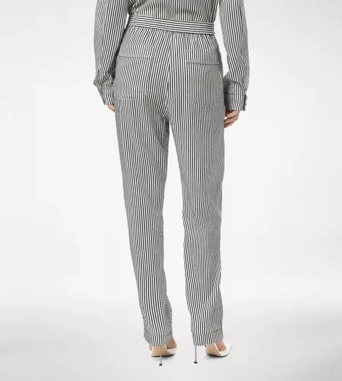 Pantalon de pyjama en soie rayé avec passepoil Pantalon de pyjama en soie rayé avec passepoil