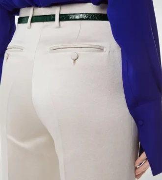 Pantalon droit ajusté en duchesse de coton et soie mélangés lavés Pantalon droit ajusté en duchesse de coton et soie mélangés lavés