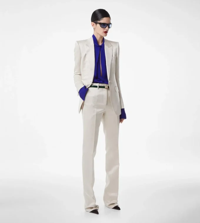 Pantalon droit ajusté en duchesse de coton et soie mélangés lavés Pantalon droit ajusté en duchesse de coton et soie mélangés lavés