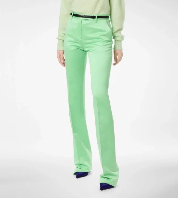 Pantalon droit ajusté en duchesse de coton et soie mélangés lavés Pantalon droit ajusté en duchesse de coton et soie mélangés lavés