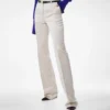 Pantalon droit ajusté en duchesse de coton et soie mélangés lavés Pantalon droit ajusté en duchesse de coton et soie mélangés lavés