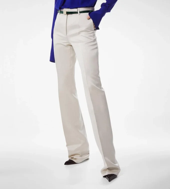 Pantalon droit ajusté en duchesse de coton et soie mélangés lavés Pantalon droit ajusté en duchesse de coton et soie mélangés lavés