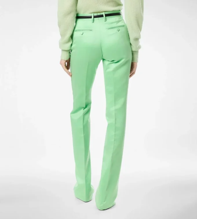 Pantalon droit ajusté en duchesse de coton et soie mélangés lavés Pantalon droit ajusté en duchesse de coton et soie mélangés lavés