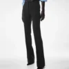 Pantalon droit ajusté en laine et soie mélangées Pantalon droit ajusté en laine et soie mélangées