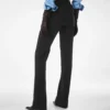 Pantalon droit ajusté en laine et soie mélangées Pantalon droit ajusté en laine et soie mélangées