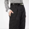 Pantalon droit ample à plis en laine et coton Barathea rayé Pantalon droit ample à plis en laine et coton Barathea rayé