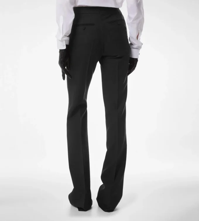 Pantalon droit de smoking ajusté en laine et soie mélangées Pantalon droit de smoking ajusté en laine et soie mélangées