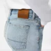 Pantalon droit en denim délavé à la pierre Pantalon droit en denim délavé à la pierre