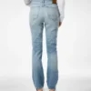 Pantalon droit en denim délavé à la pierre Pantalon droit en denim délavé à la pierre