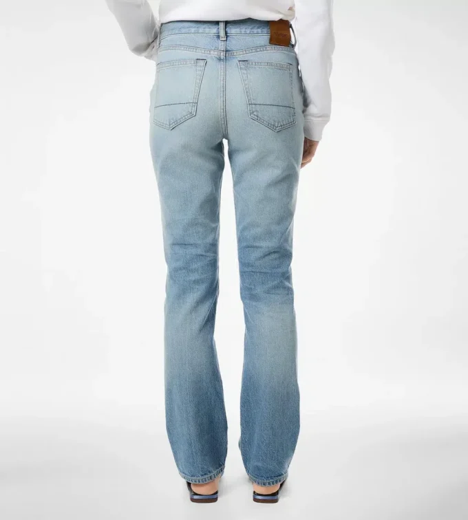 Pantalon droit en denim délavé à la pierre Pantalon droit en denim délavé à la pierre