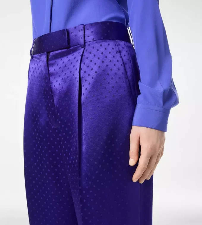 Pantalon droit plissé en jacquard à pois Pantalon droit plissé en jacquard à pois
