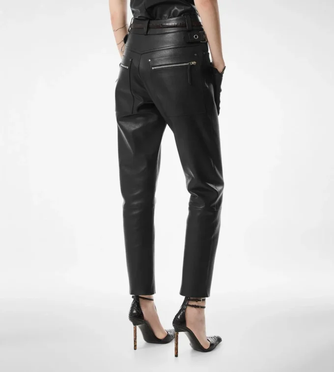 Pantalon motard en cuir grainé texturé Pantalon motard en cuir grainé texturé