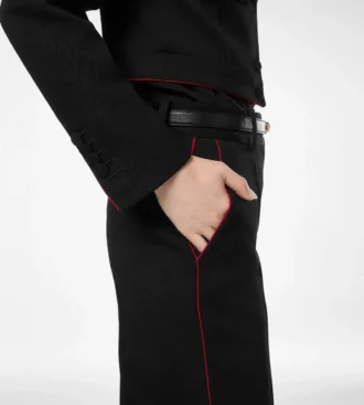 Pantalon officier en gabardine de laine élégante avec passepoil Pantalon officier en gabardine de laine élégante avec passepoil