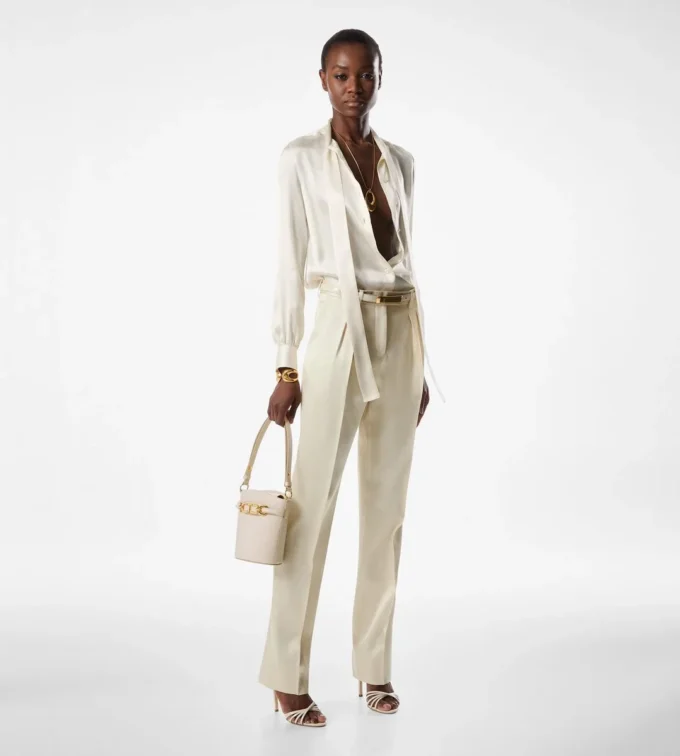 Pantalon plissé ajusté en twill de soie et laine Pantalon plissé ajusté en twill de soie et laine