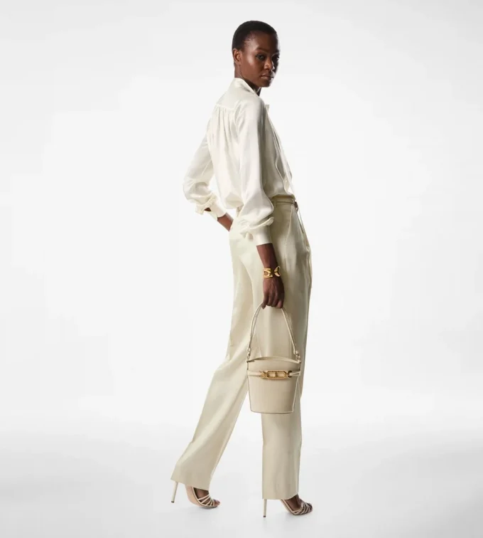 Pantalon plissé ajusté en twill de soie et laine Pantalon plissé ajusté en twill de soie et laine