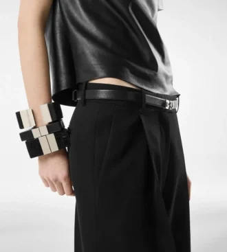 Pantalon plissé en laine élégante Pantalon plissé en laine élégante