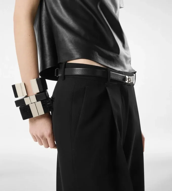 Pantalon plissé en laine élégante Pantalon plissé en laine élégante