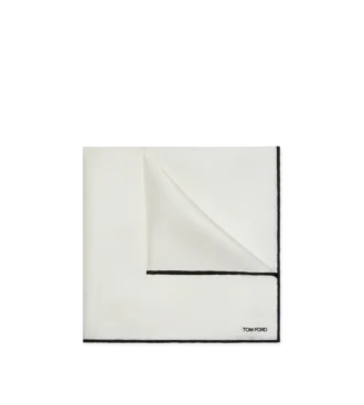 Pochette de costume en satin