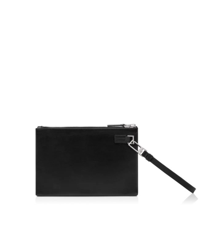 Pochette minimaliste en cuir grainé avec dragonne Pochette minimaliste en cuir grainé avec dragonne