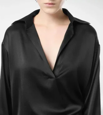Polo en satin de soie extensible avec logo TF brodé ton sur ton