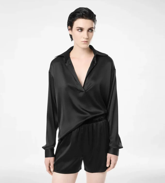 Polo en satin de soie extensible avec logo TF brodé ton sur ton