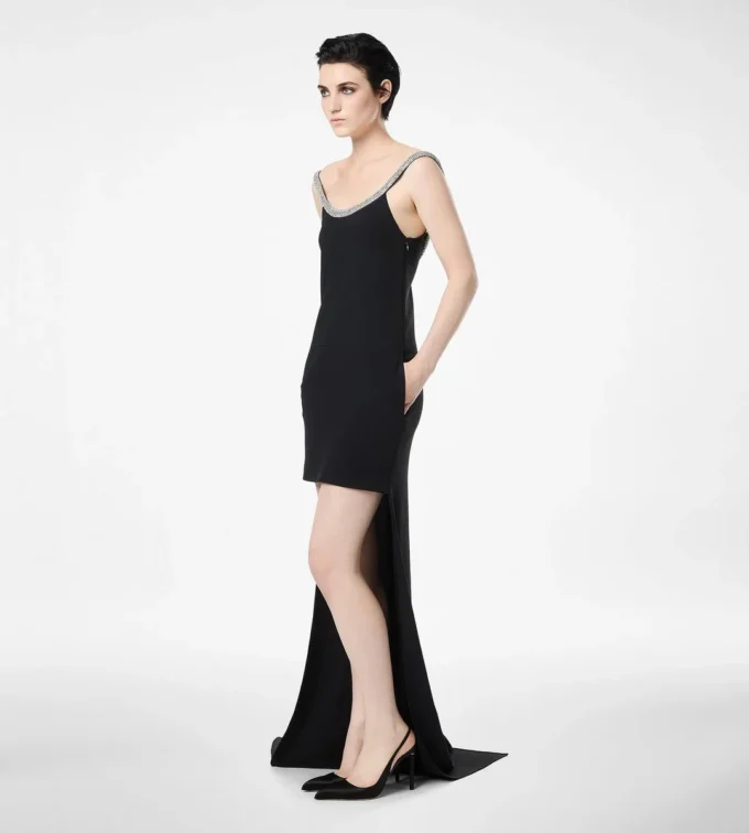Robe de cocktail asymétrique sans manches avec broderies en cristaux Robe de cocktail asymétrique sans manches avec broderies en cristaux