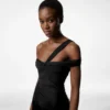 Robe de cocktail asymétrique à torsade sur le devant