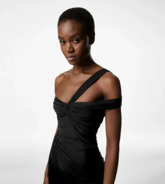 Robe de cocktail asymétrique à torsade sur le devant
