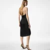 Robe de cocktail à col en V avec détail drapé en cascade sur le devant