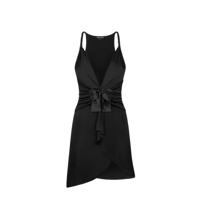 Robe de cocktail froncée à col en V